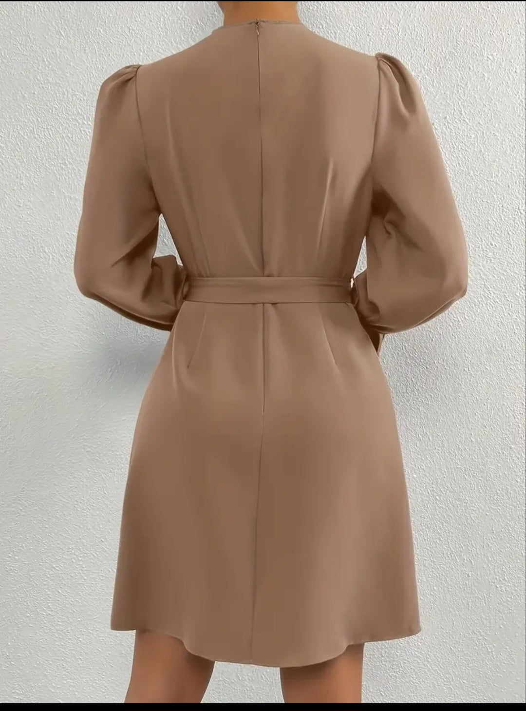 Robe débardeur a manches à volants beiges