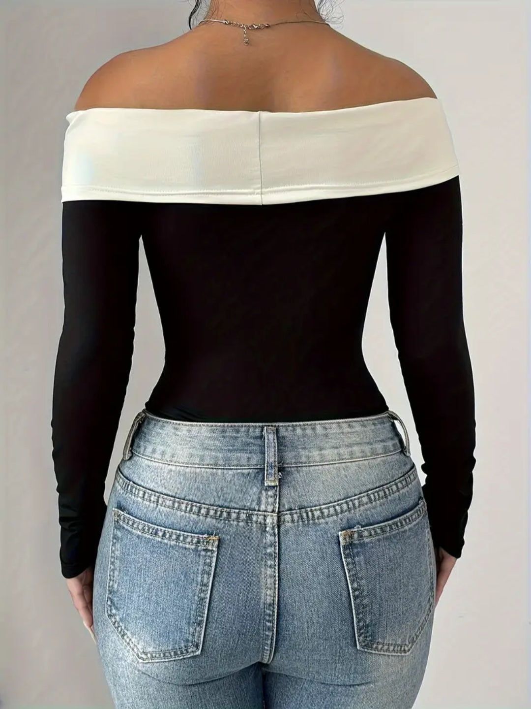 Body suit élégant épaule dénudée pour femme