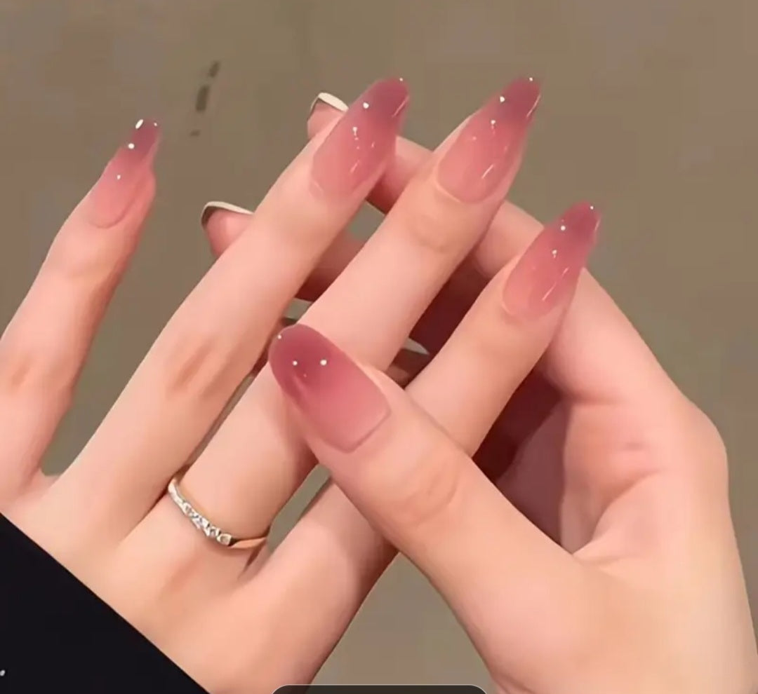 Faux ongles en formw d'amande