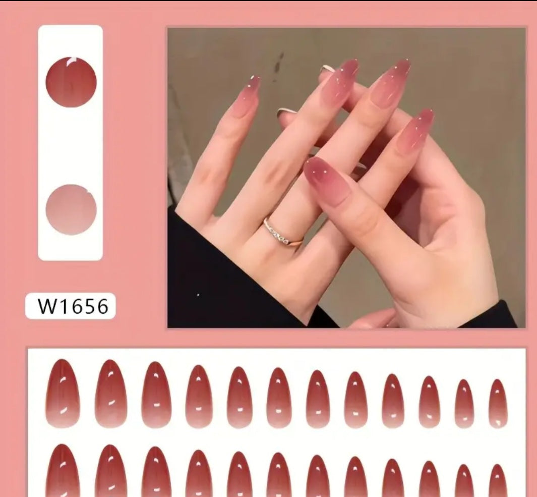 Faux ongles en formw d'amande